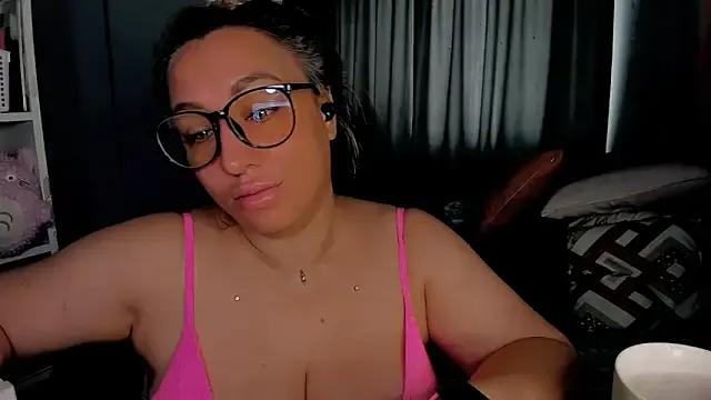 StripChat CumOnMy_Tits  is Freechat  CumOnMy_Tits — Oil all over my big breast!!!!