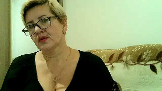 Dana4921 on StripChat 