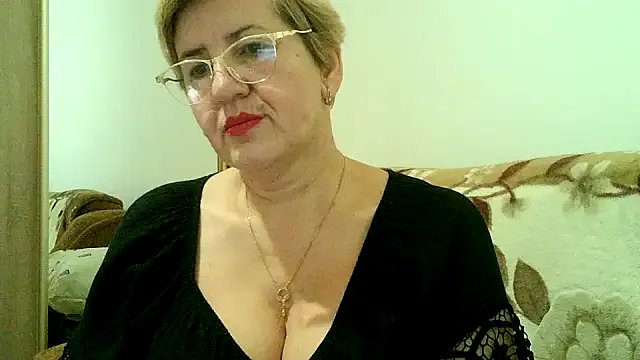 Dana4921 on StripChat 