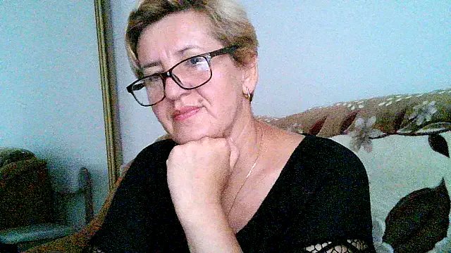 Dana4921 on StripChat 