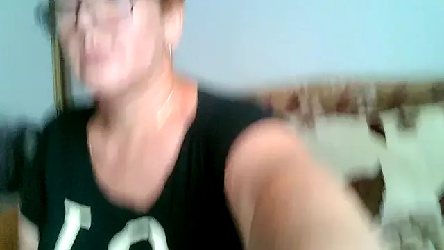 Dana4921 on StripChat 