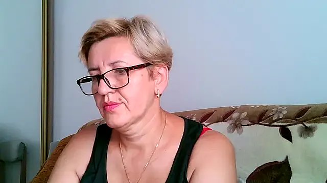 Dana4921 on StripChat 