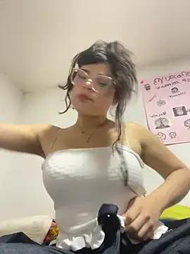Freechat dayis_butera on StripChat