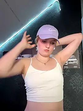 DieBlondeHannah — Slow Nipple Massage 