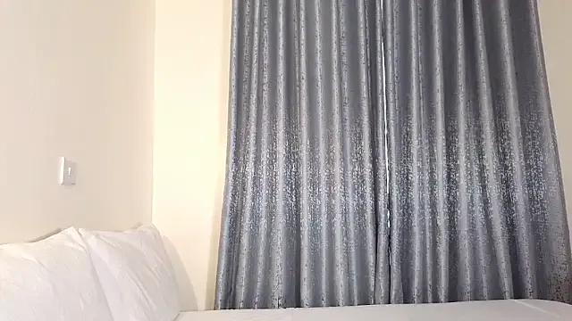 Elegant_Ebony on StripChat 