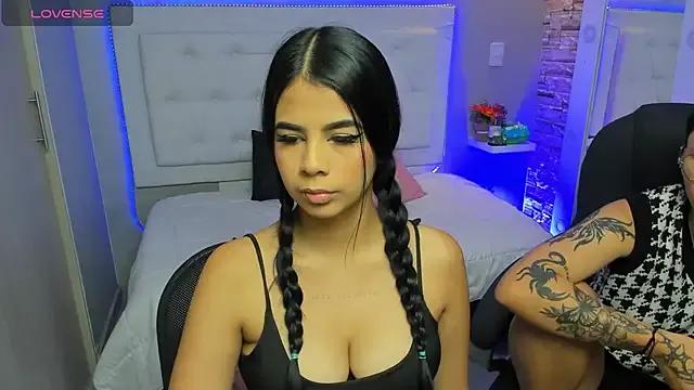 Freechat emahills__axelrose on StripChat