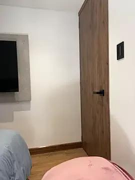 StripChat emma_lopes is Freechat emma_lopes — shiow naked + riding dildo on all fours