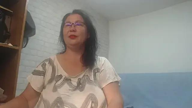 EmmaSquirt — doldo in pussy