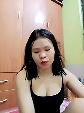 emyeuhss on StripChat 