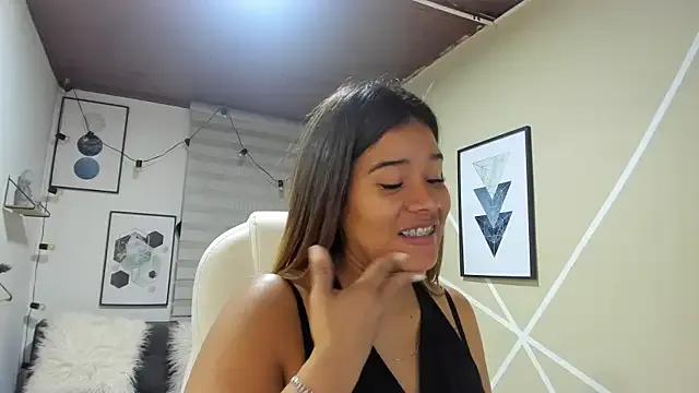 Freechat Enma__clark on StripChat