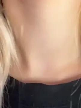 Eva_Millss — show boobs