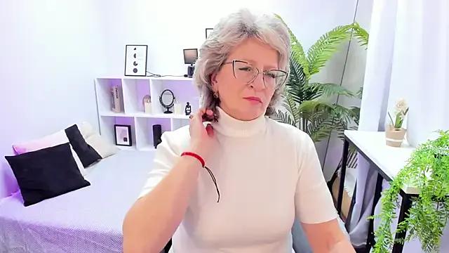 StripChat EvelynJoyful is Freechat EvelynJoyful — tease cleavage