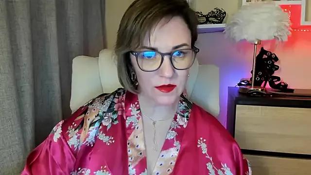 feliziaDesire — bra off