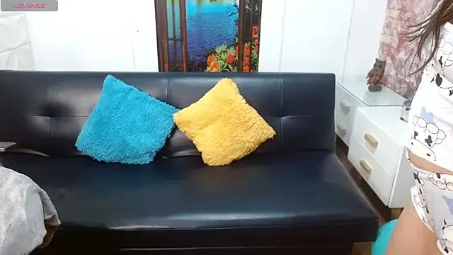 gigi_gilt_ — Pop balloons slowly with your my ass