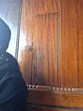 Freechat helenzz on StripChat