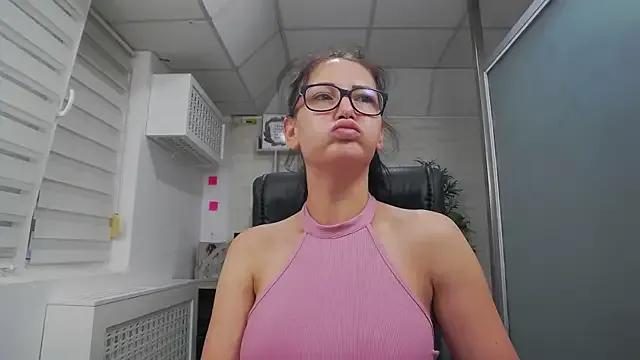 HellenDesire on StripChat 