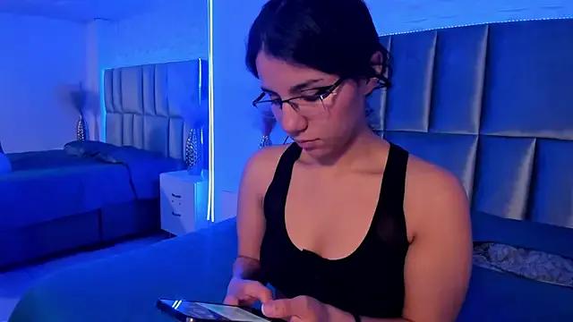 StripChat HollyPeach  is Freechat  HollyPeach — Freechat on StripChat
