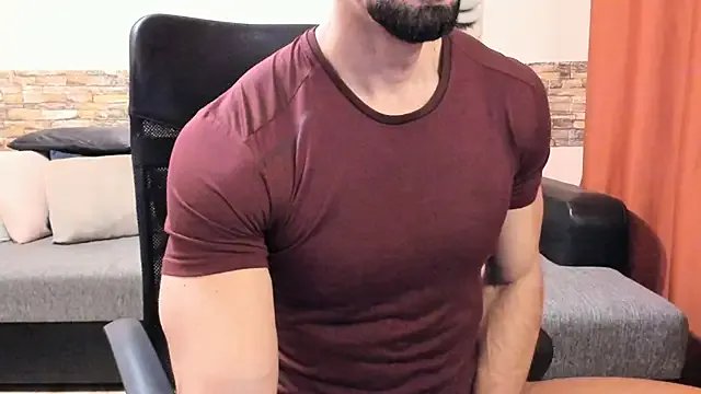 HotHunkTrainer on StripChat 