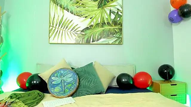 StripChat iriis_rosse is Freechat iriis_rosse — Undress me and taste me