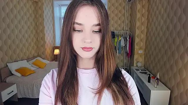 JinnyMcie on StripChat 