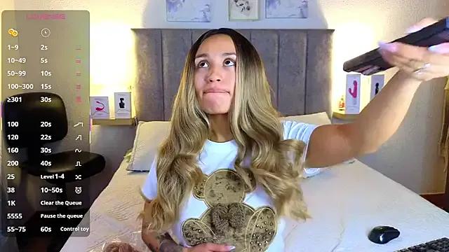 Freechat juliana-mancini on StripChat