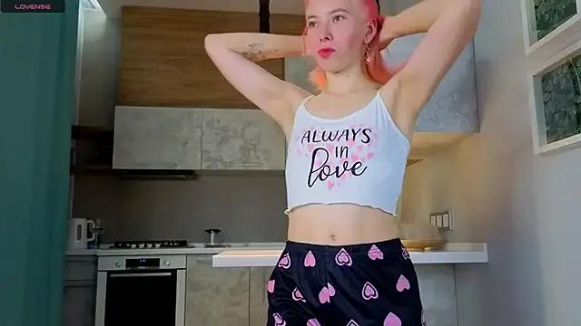 Freechat JuliannaWenger on StripChat