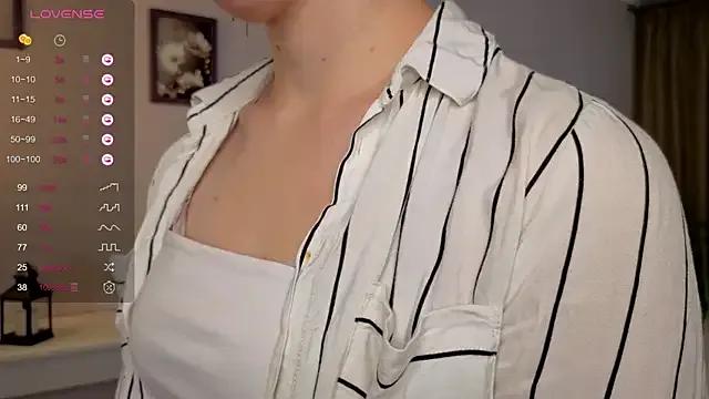 Freechat JuliannaWenger on StripChat