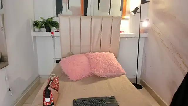 julieta_aguilar1 — TOPLLES SPIT ON BOOBS