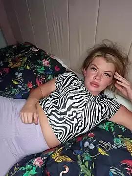Freechat Just_peaches_not_cream on StripChat