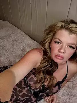 Freechat Just_peaches_not_cream on StripChat