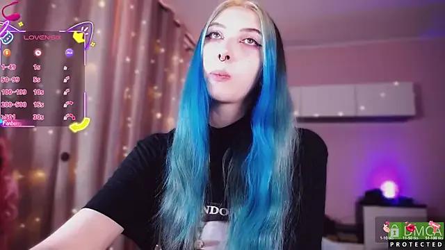 Avatar of JustMeowGirl