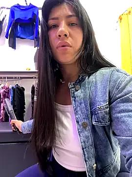Freechat kim_monti on StripChat
