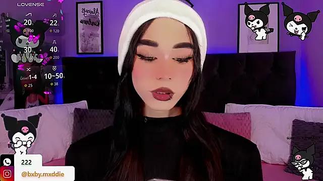 Freechat kimMaddiee on StripChat