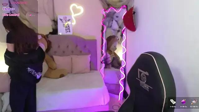 StripChat kissy_tay  is Freechat  kissy_tay — DANCE + SONG