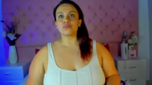 Freechat KourtneyEvans on StripChat
