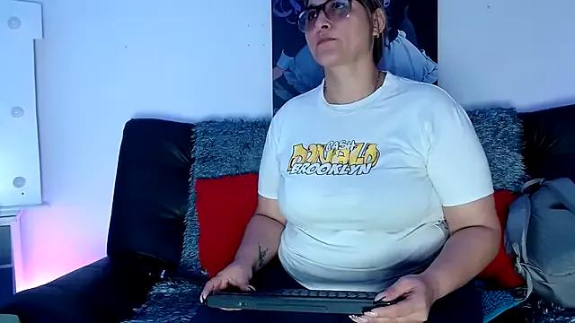 Freechat LAHILA_COOPERR on StripChat