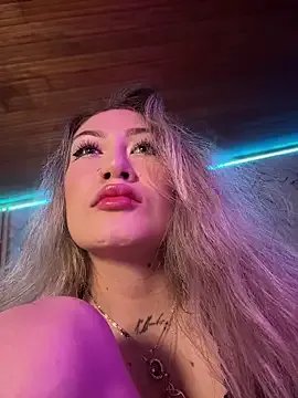 Lally_Valencia__ on StripChat 