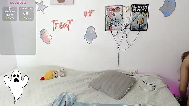 StripChat Laramucci  is Freechat  Laramucci —  SEXY STRIPTEASE