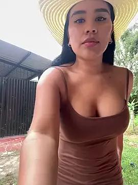 Freechat laure_torres on StripChat