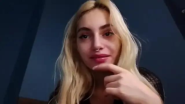 Freechat lesyawhite on StripChat