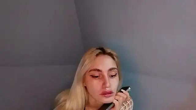 Freechat lesyawhite on StripChat