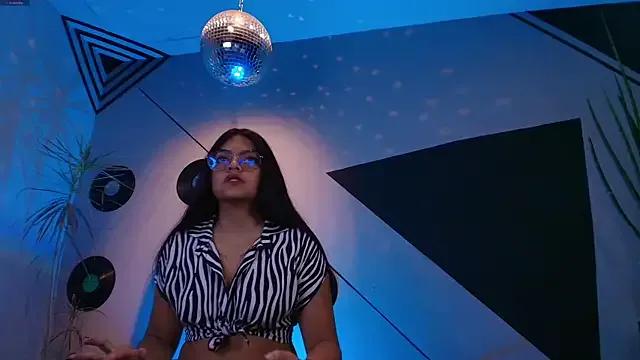 Freechat Lilith_and_Khloe on StripChat