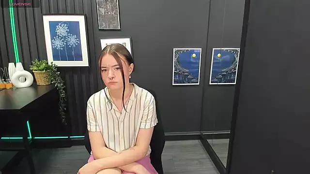 Lily_Moonlight on StripChat 