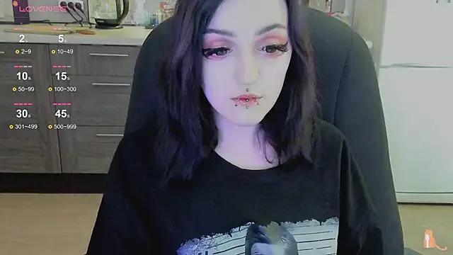 Freechat linaa__tyaan on StripChat