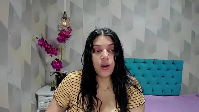 Freechat LindaBreeS on StripChat