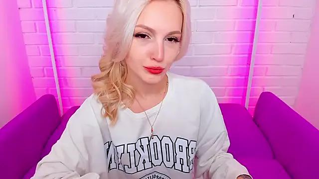 LisaFoxyMe — Freechat on StripChat