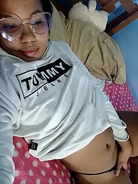 Freechat little_onixx on StripChat