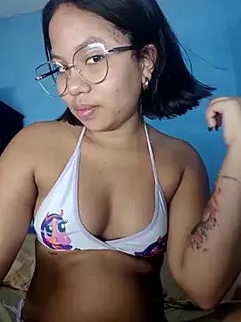 Freechat little_onixx on StripChat