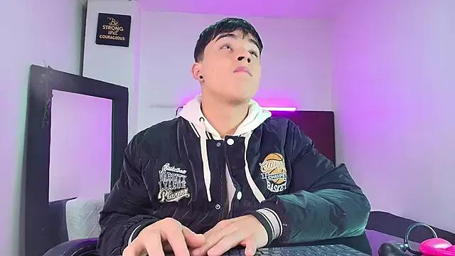Freechat Lucass_love on StripChat