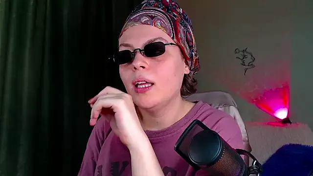 Avatar of lucywmiller_